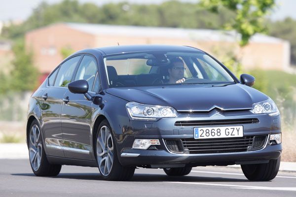 Citroën C5 2.2 HDI Auto Exclusive vs Ford Mondeo 2.2 TDCI Powershift Titanium S