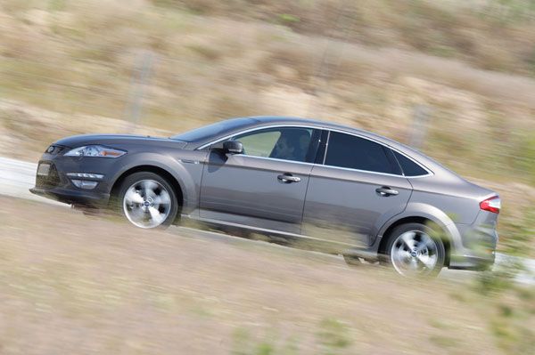 Citroën C5 2.2 HDI Auto Exclusive vs Ford Mondeo 2.2 TDCI Powershift Titanium S