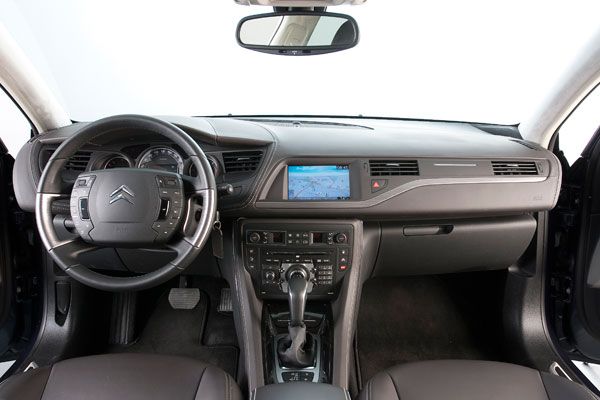 Citroën C5 2.2 HDI Auto Exclusive vs Ford Mondeo 2.2 TDCI Powershift Titanium S