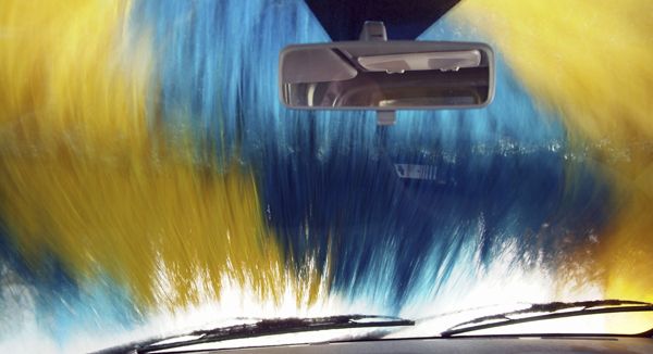 Cómo poner vinilos en tu coche