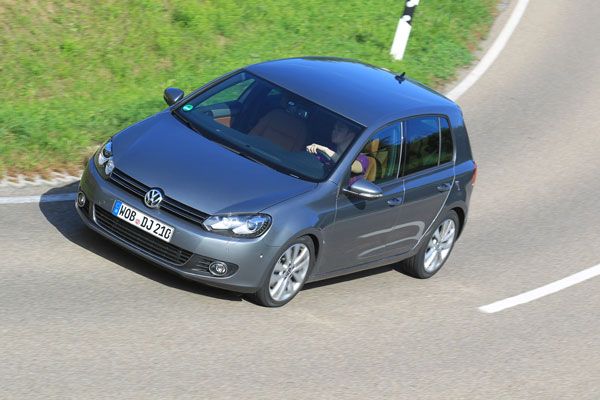 BMW 118 Línea Sport vs VW Golf 1.4 TSi Sport