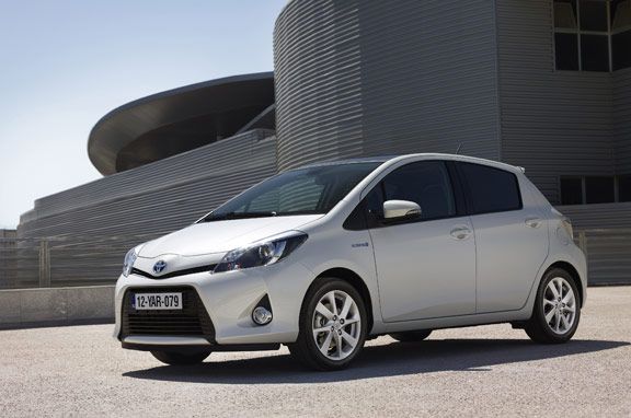 Toyota Yaris Hybrido, utilitario híbrido desde 15.900 euros.