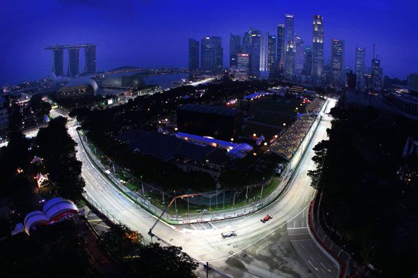 Espectaculares instantáneas las que deja el circuito de Singapur