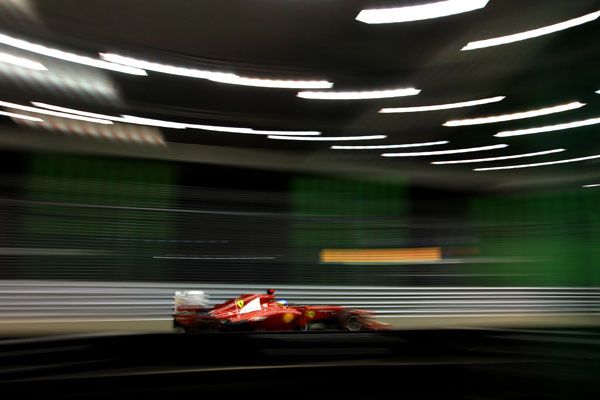Fernando Alonso sólo pudo ser quinto en la calificación de Singapur