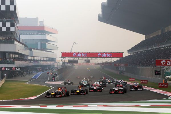 Los Red Bull mantienen sus posiciones en la salida y Alonso inicia su acecho a los McLaren