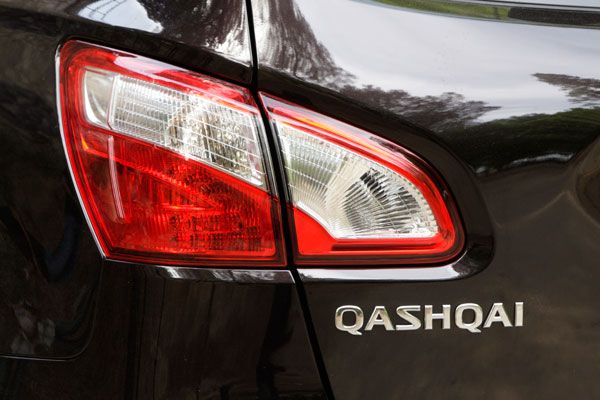 Citroën C4 Aircross 1.8 HDi 2WD vs Nissan Qashqai 1.6 dCi 4x2