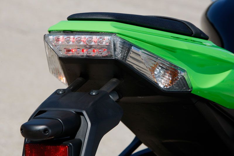 Nissan Juke-R vs Kawasaki ZX-10R: Ninja vs Godzilla