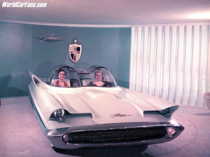 El primer Batmobile de 1966, subastado por 3,6 millones de euros