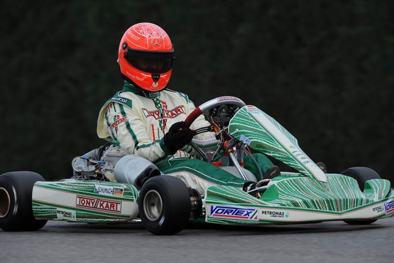 Michael Schumacher correrá en karts
