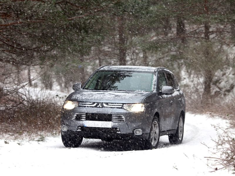 Mitsubishi Outlander, ahora con cambio automático.
