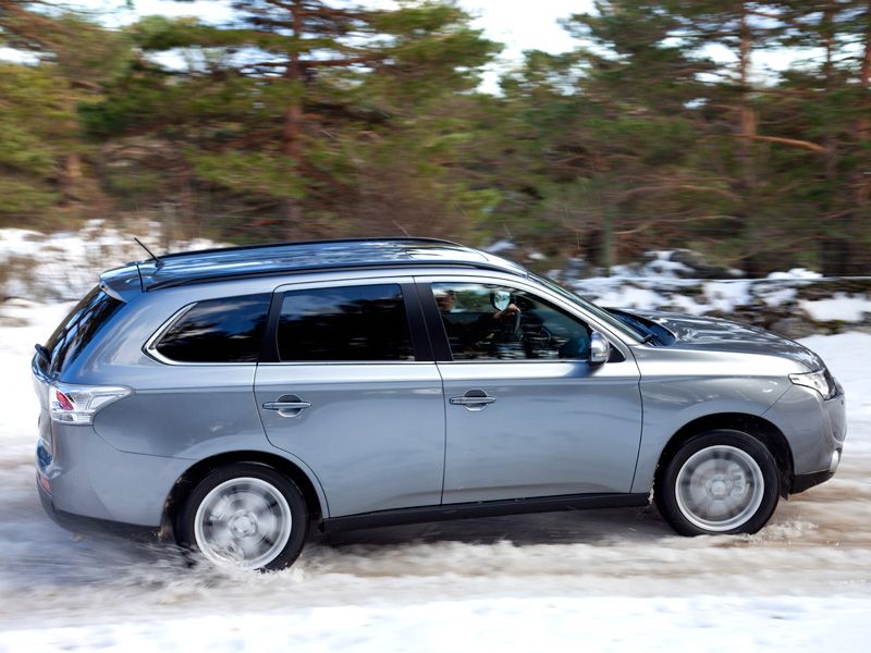 Mitsubishi Outlander, ahora con cambio automático.