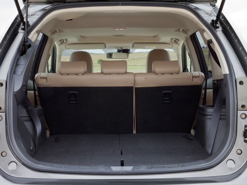 Mitsubishi Outlander, ahora con cambio automático.
