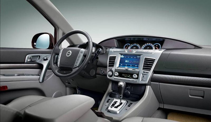 Ssangyong Rodius 2014