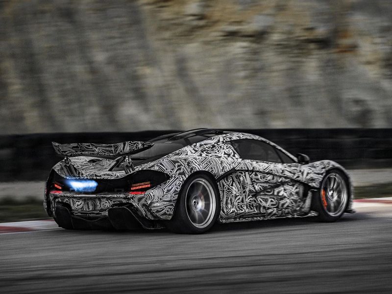McLaren P1 habitáculo