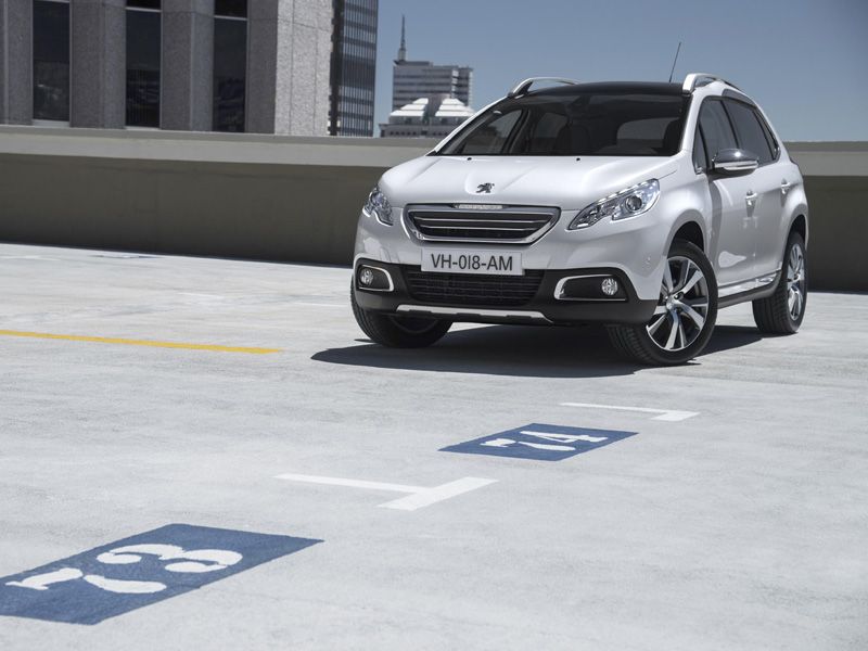 Peugeot 2008 y 208 HYbrid FE