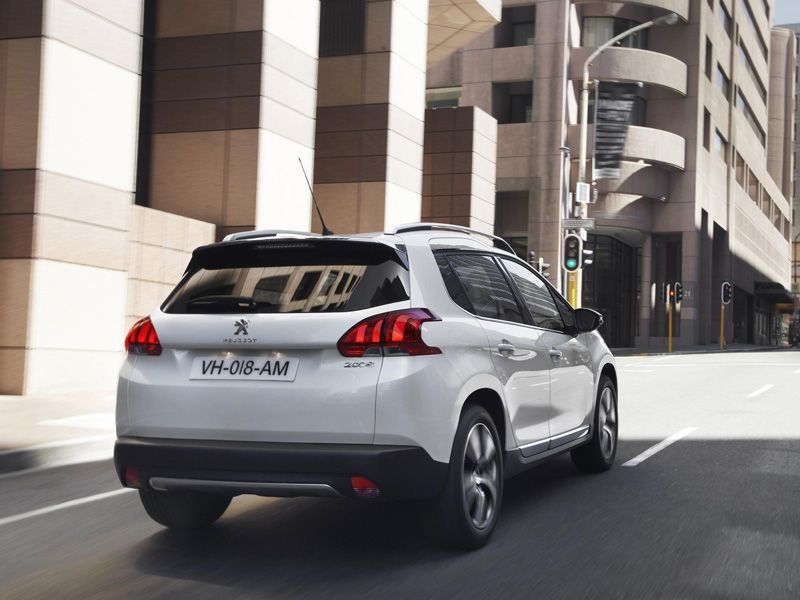Peugeot 2008 y 208 HYbrid FE