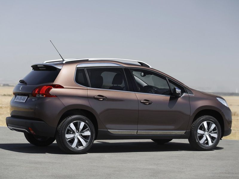 Peugeot 2008 y 208 HYbrid FE