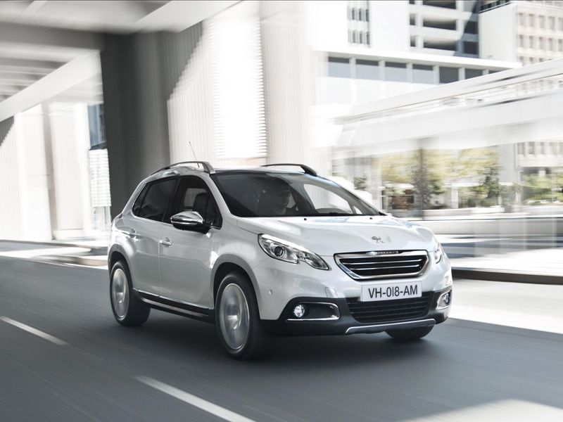 Peugeot 2008 y 208 HYbrid FE