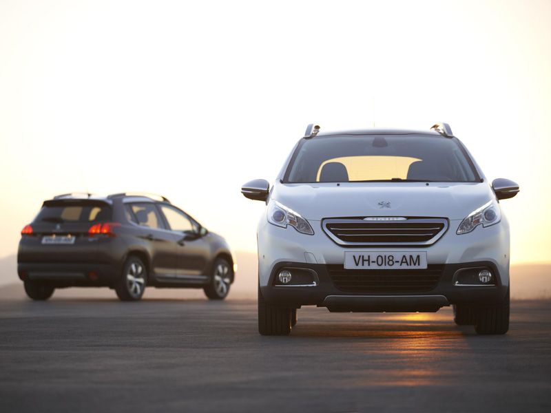 Peugeot 2008 y 208 HYbrid FE