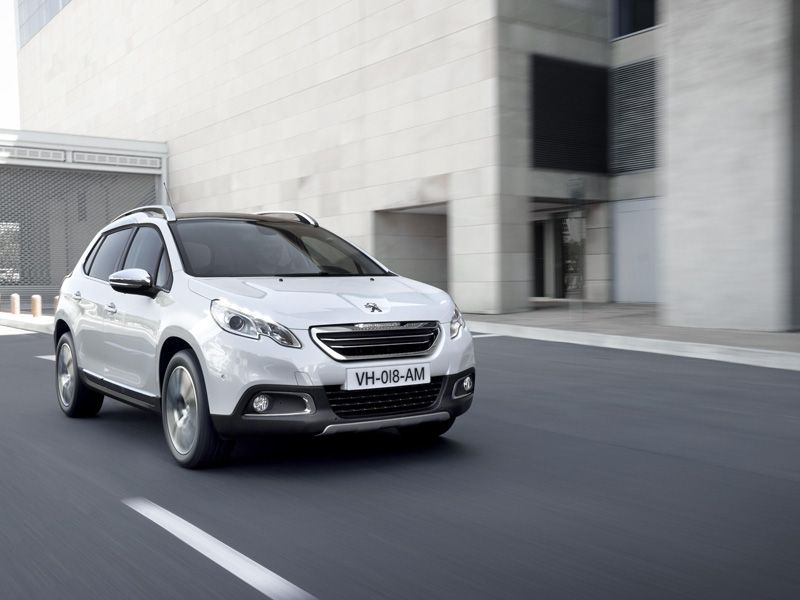 Peugeot 2008 y 208 HYbrid FE