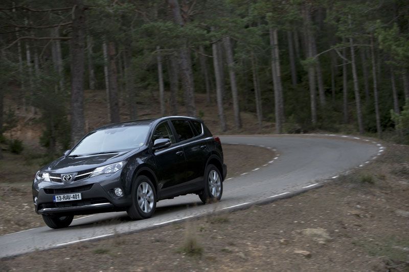 Contacto: nuevo Toyota RAV 4 2013