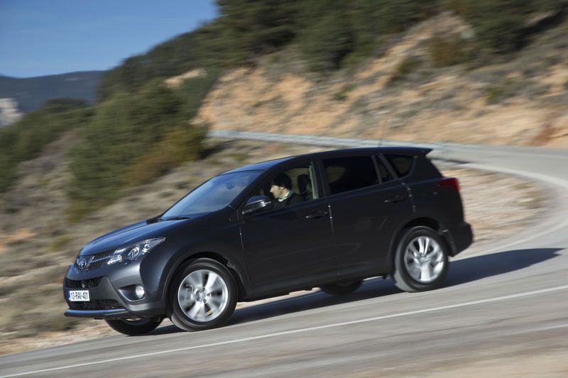 Contacto: nuevo Toyota RAV 4 2013