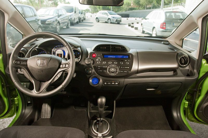 Comparativa: Honda Jazz Hybrid vs Toyota Yaris Hybrid, carne de ciudad