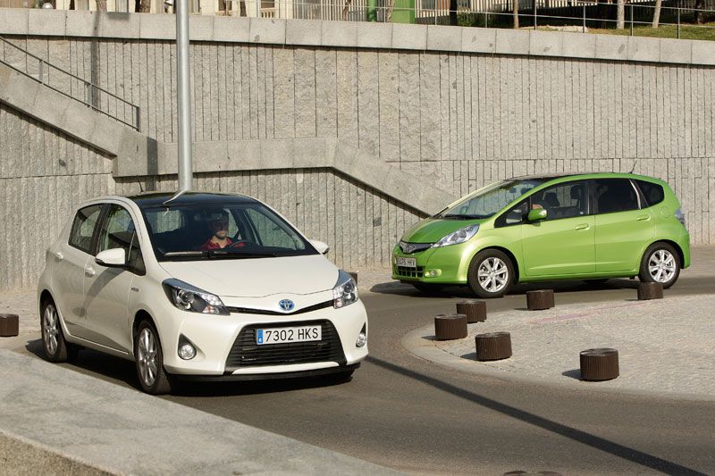 Comparativa: Honda Jazz Hybrid vs Toyota Yaris Hybrid, carne de ciudad