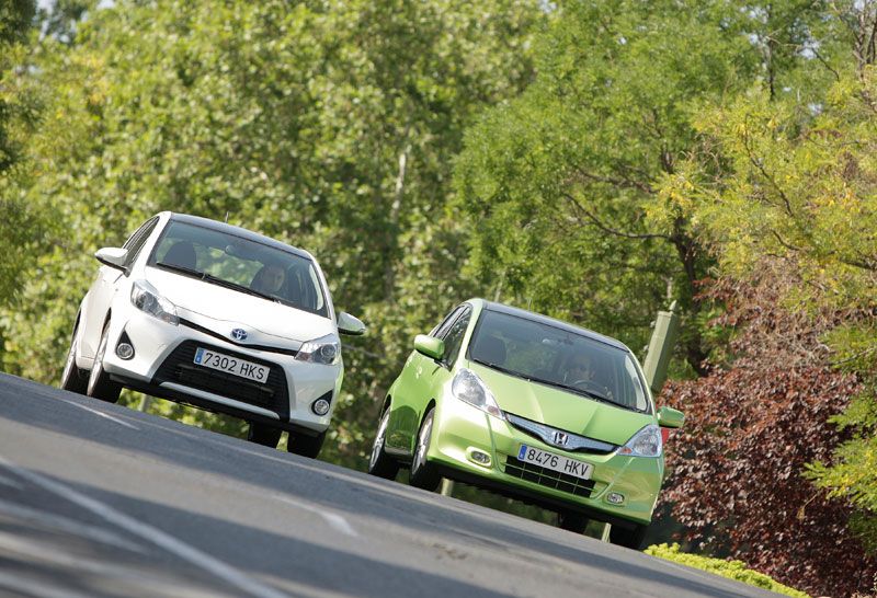 Comparativa: Honda Jazz Hybrid vs Toyota Yaris Hybrid, carne de ciudad