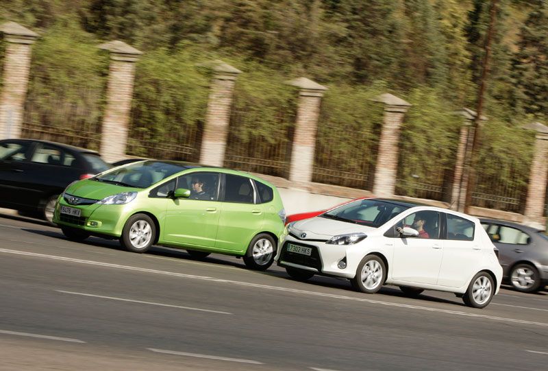 Comparativa: Honda Jazz Hybrid vs Toyota Yaris Hybrid, carne de ciudad