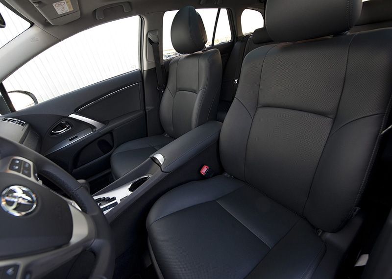 Toyota Avensis 2013