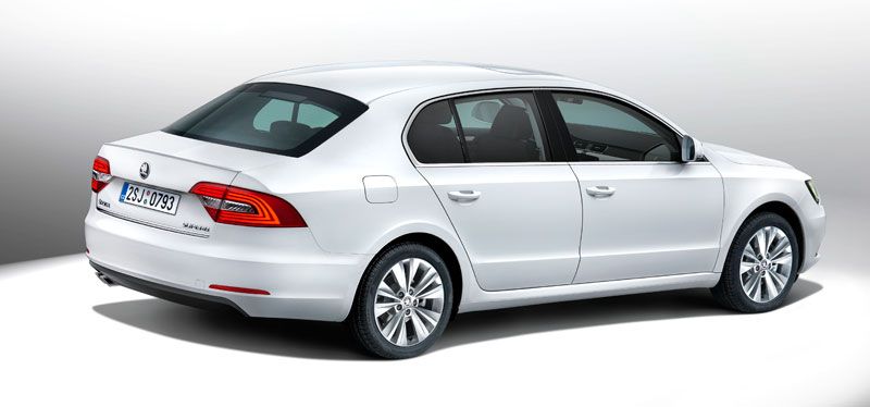 Nuevo Skoda Superb 2013