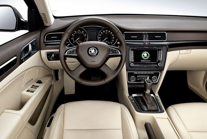 Nuevo Skoda Superb 2013