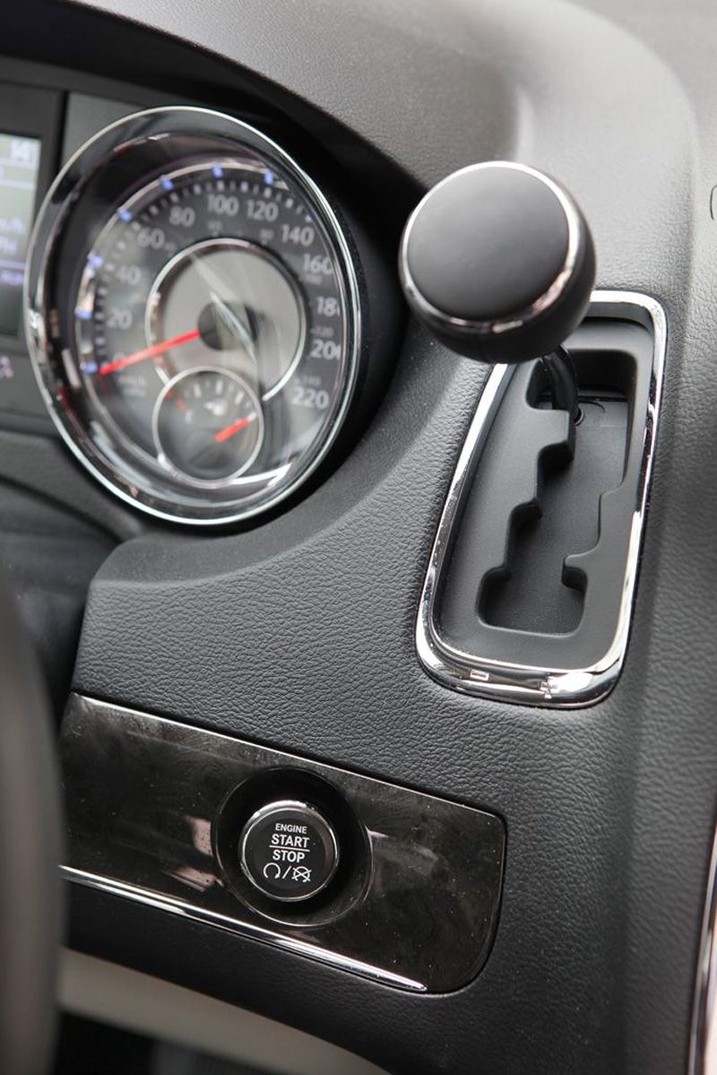 Nuevo Lancia Voyager 2013