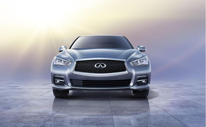 Infiniti Q50 de batalla larga