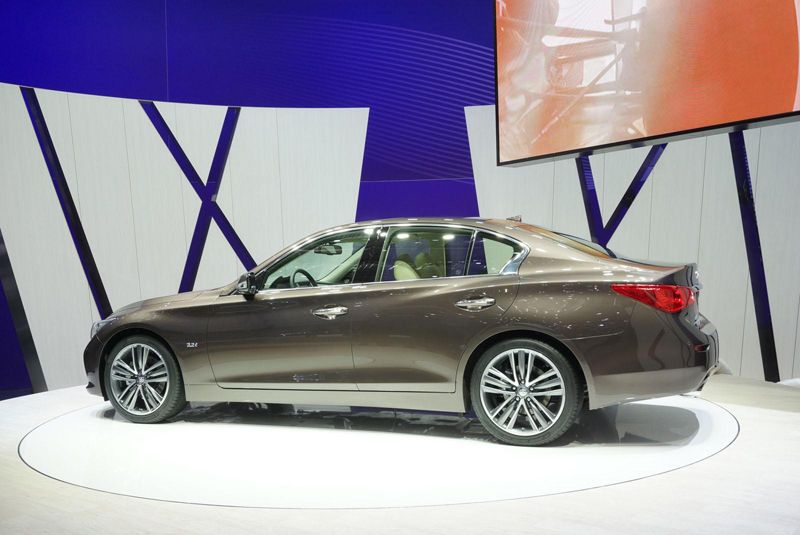 Infiniti Q50 de batalla larga