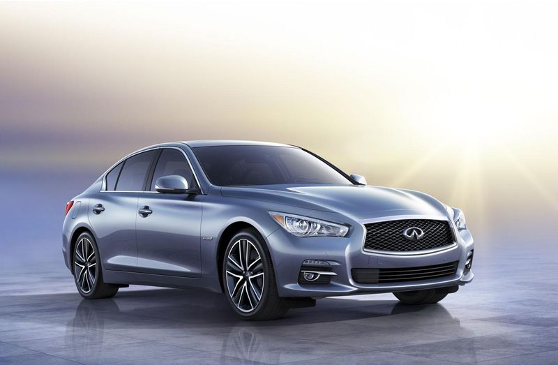 Infiniti Q50 de batalla larga
