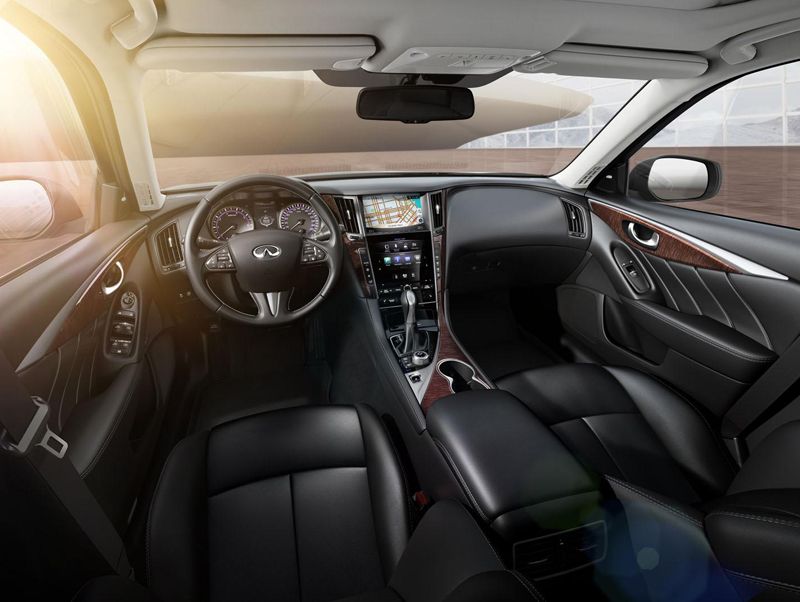 Infiniti Q50 de batalla larga