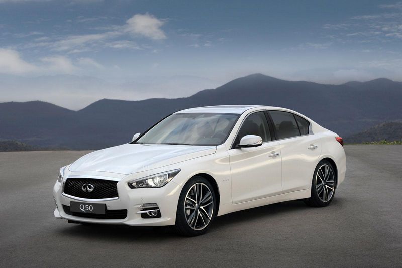 Infiniti Q50 de batalla larga