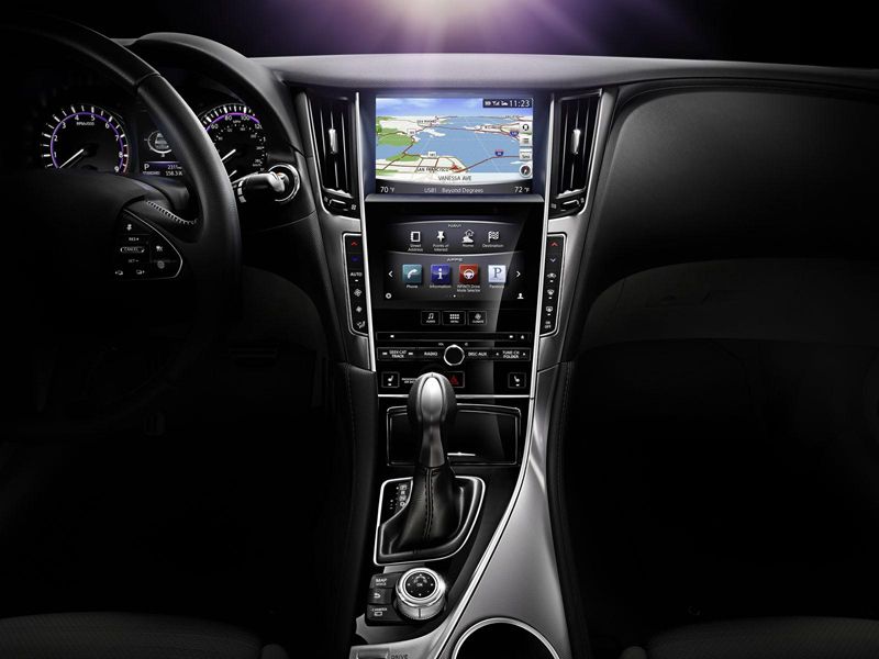 Infiniti Q50 de batalla larga
