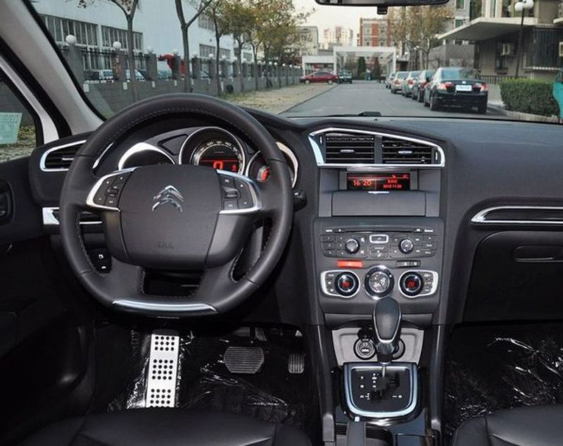 Citroën C4 Sedán, aumenta la familia C4