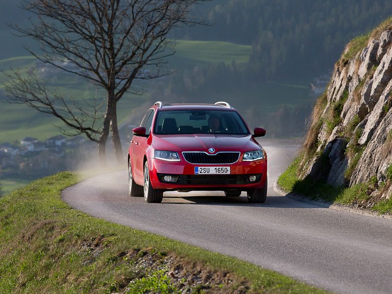 Skoda Octavia Combi, contacto