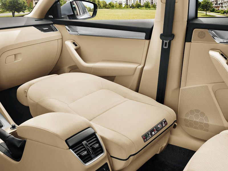 Skoda Octavia Combi, contacto