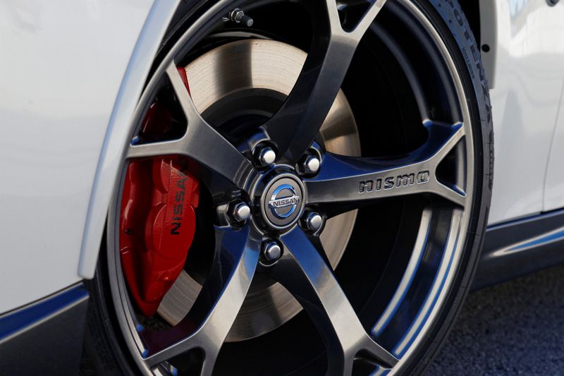 Contacto Nissan 370Z Nismo 2013