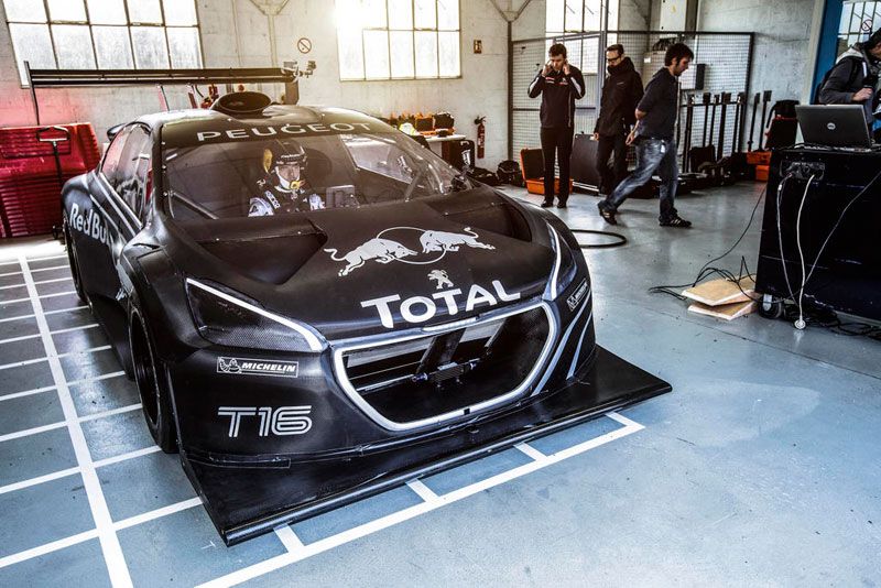 Sébastien Loeb y el Peugeot 208 T16 Pikes Peak