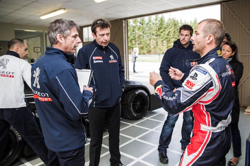 Sébastien Loeb y el Peugeot 208 T16 Pikes Peak
