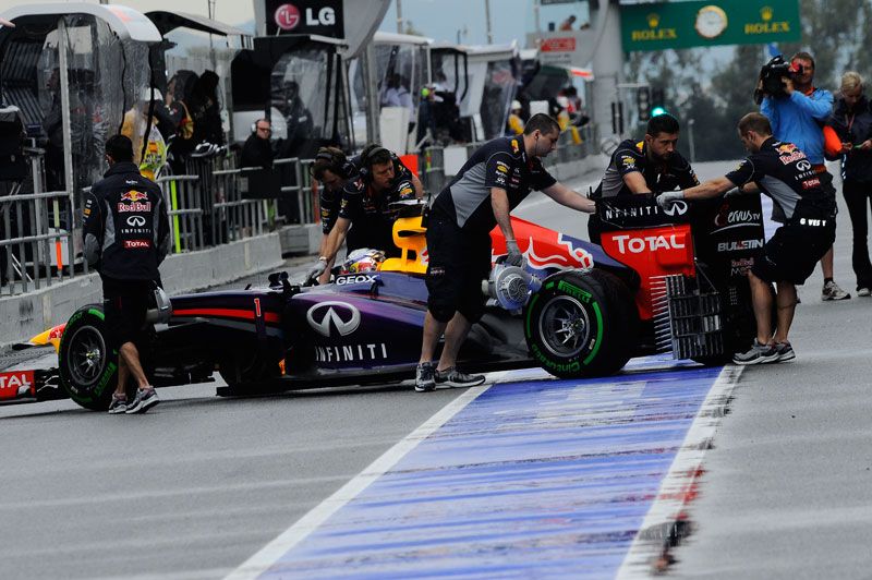 GP España: Alonso marca el mejor tiempo en los libres 1