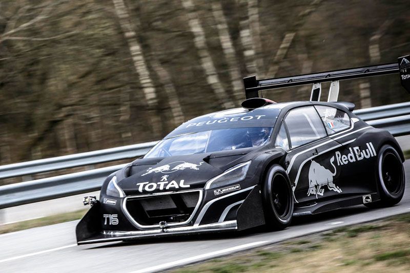 Sébastien Loeb y el Peugeot 208 T16 Pikes Peak