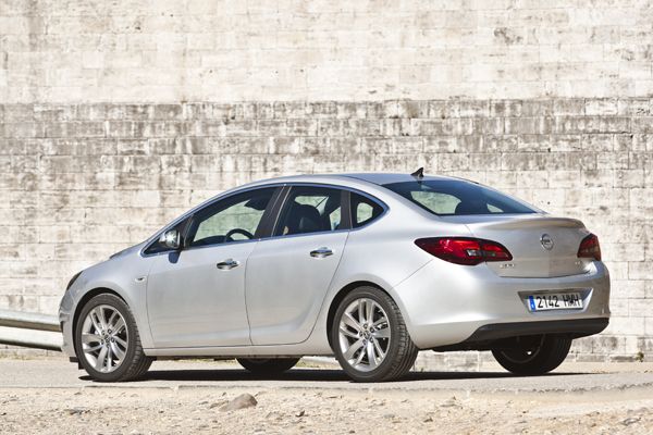 Prueba: Opel Astra Sedan 1.7 CDTI