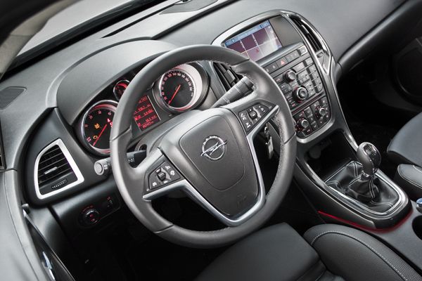 Prueba: Opel Astra Sedan 1.7 CDTI